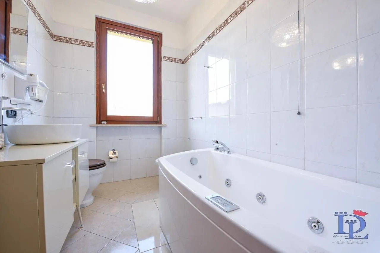 Desenzanoloft Official Partner Marriott Homes & Villas - Luxury Suite With Jacuzzi And Garden Desenzano del Garda