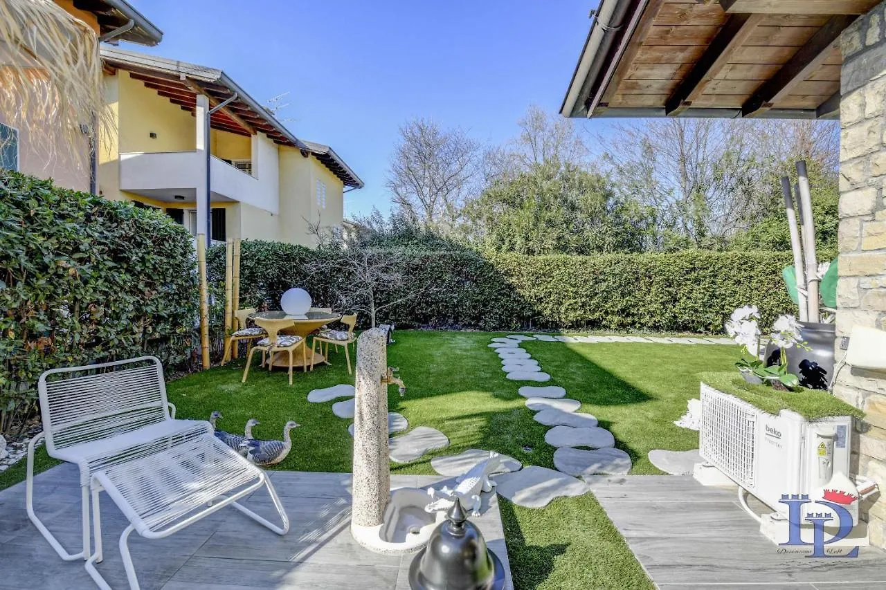 Desenzanoloft Official Partner Marriott Homes & Villas - Luxury Suite With Jacuzzi And Garden Desenzano del Garda