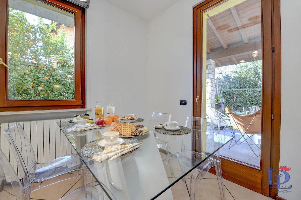 Desenzanoloft Official Partner Marriott Homes & Villas - Luxury Suite With Jacuzzi And Garden Desenzano del Garda