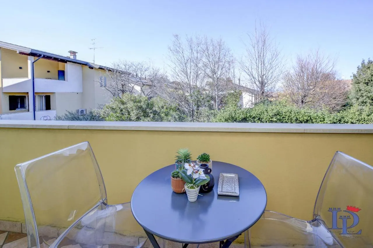 Desenzanoloft Official Partner Marriott Homes & Villas - Luxury Suite With Jacuzzi And Garden Desenzano del Garda Italy