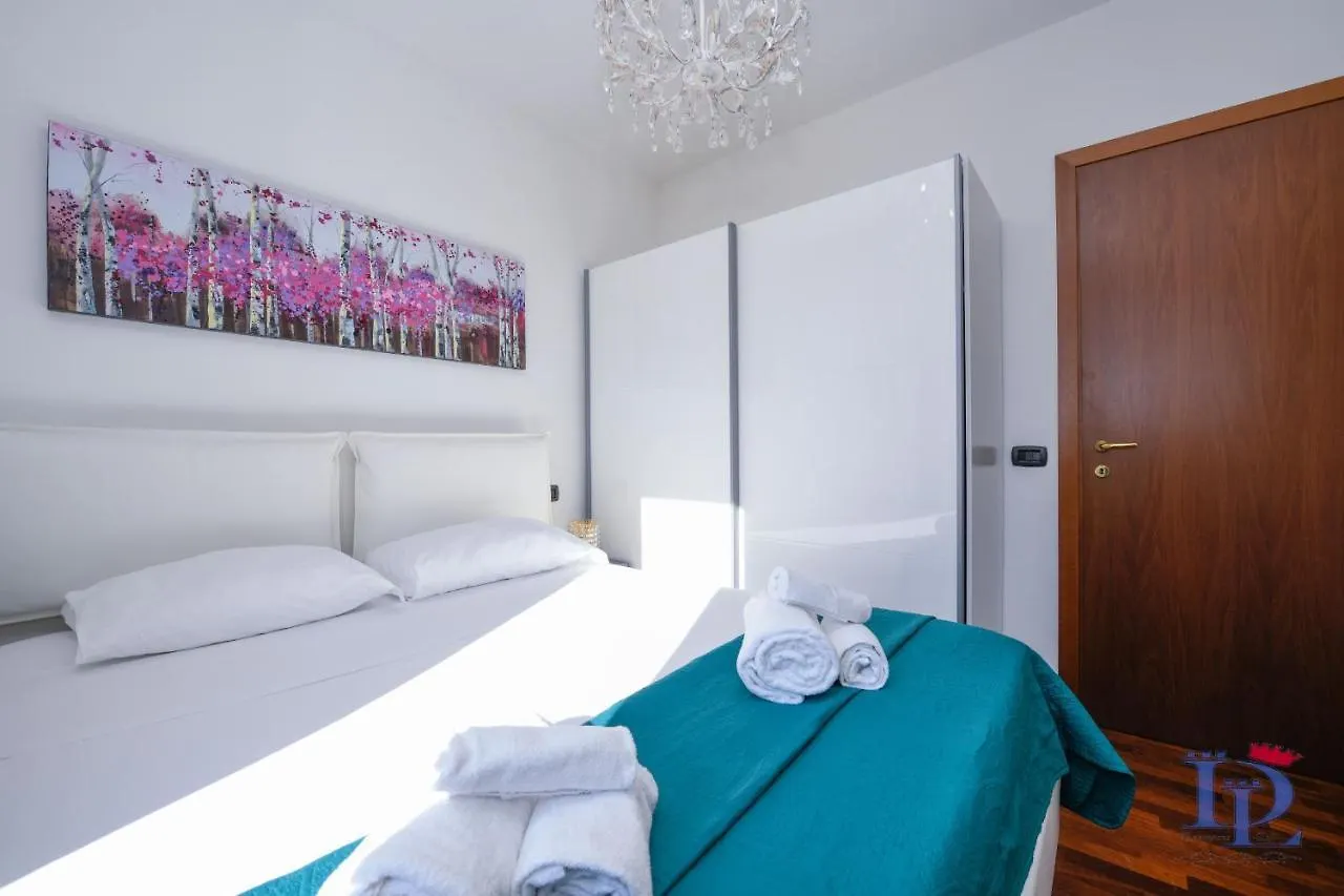 Desenzanoloft Official Partner Marriott Homes & Villas - Luxury Suite With Jacuzzi And Garden Desenzano del Garda Italy