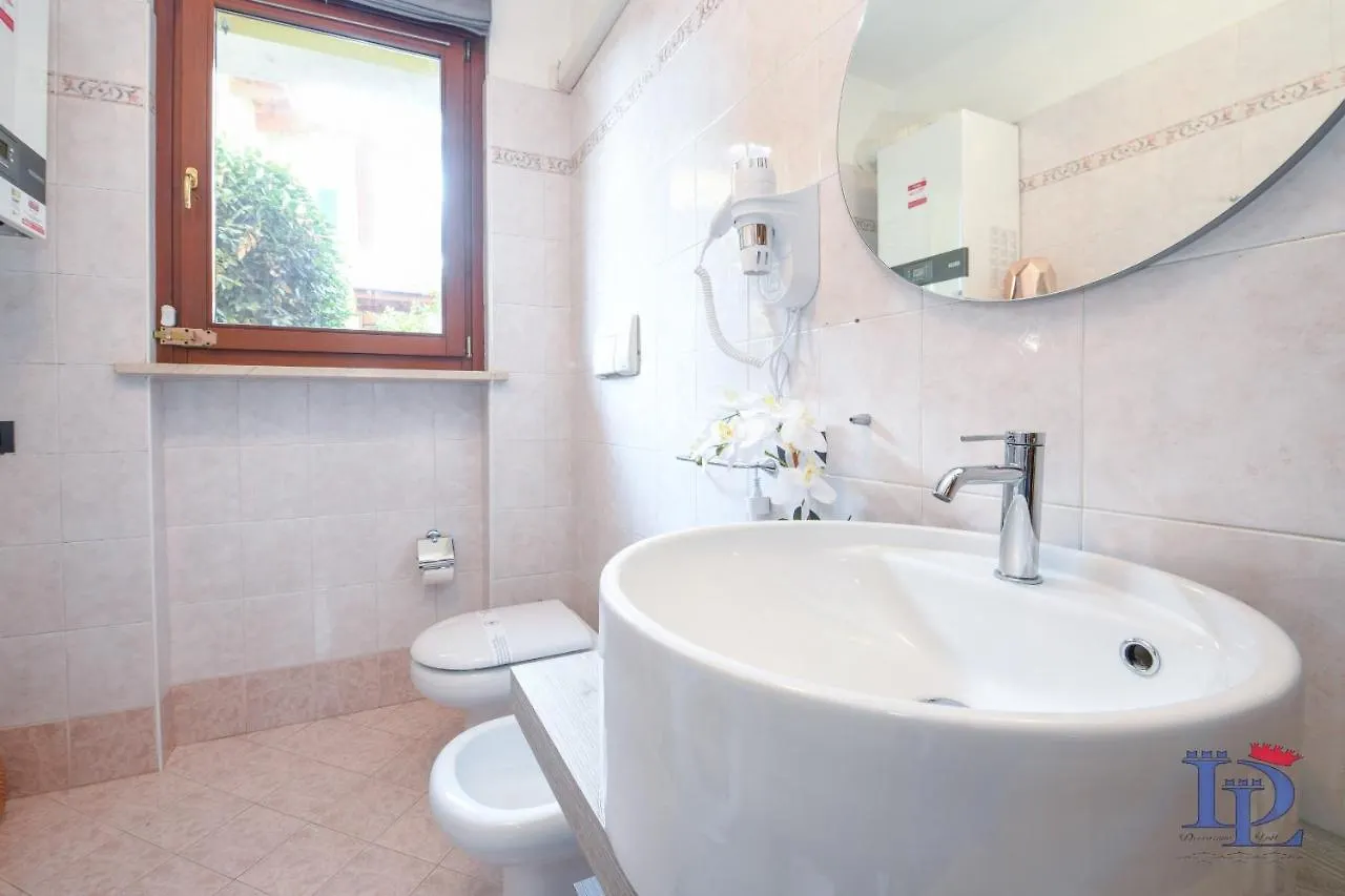 Desenzanoloft Official Partner Marriott Homes & Villas - Luxury Suite With Jacuzzi And Garden Desenzano del Garda